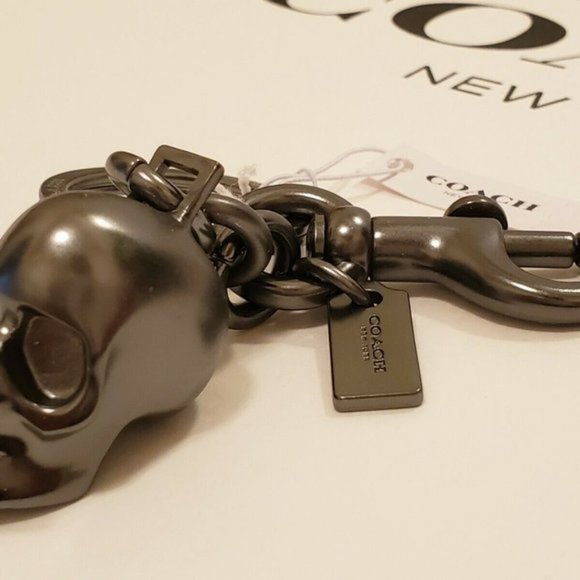 💀NWT💀 RARE UNICORN!! COACH GUNMETAL SKULL KEYCHAIN CHARM HANDBAG FOB Oilslick - Picture 10 of 14